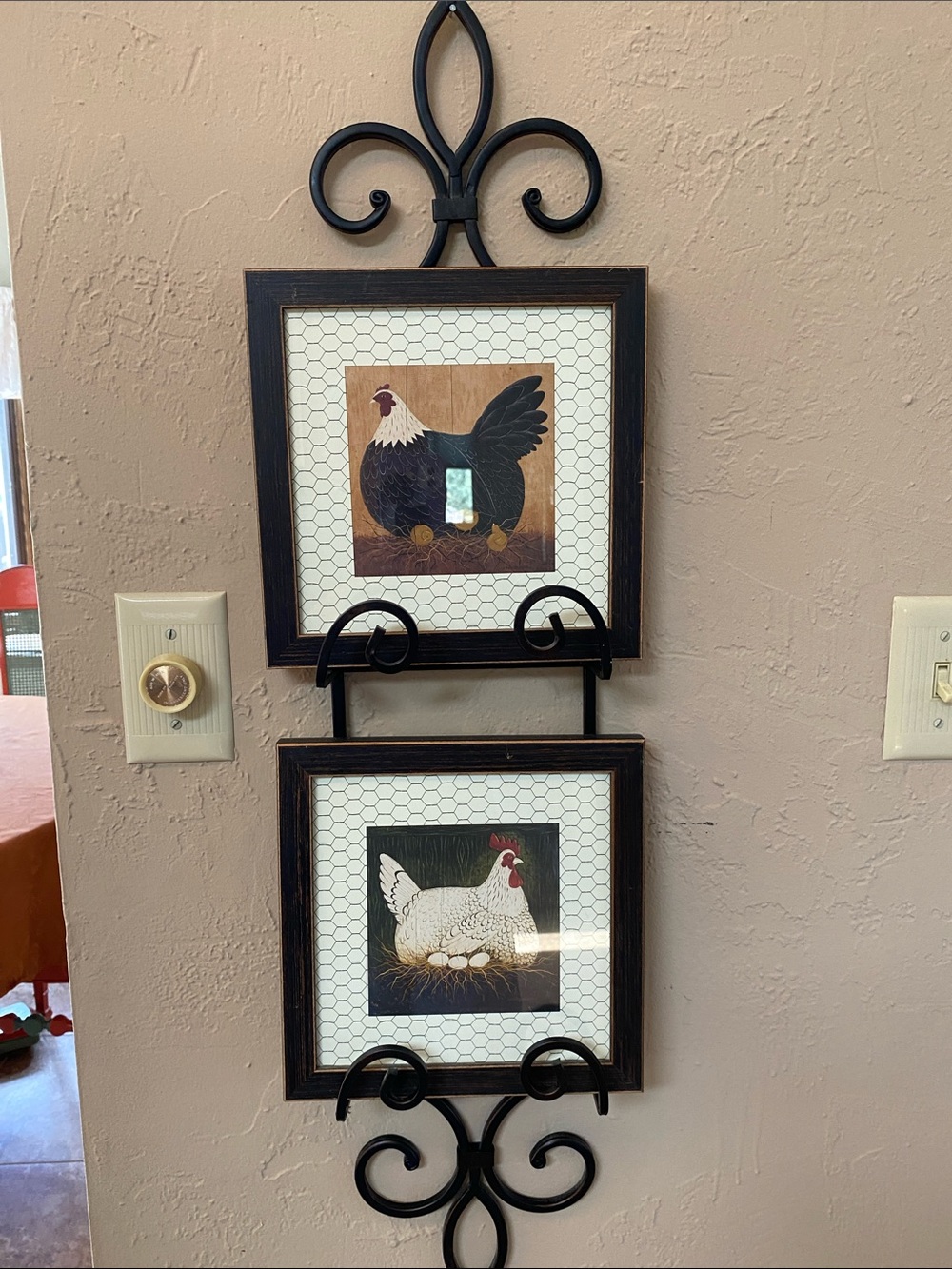 Metal picture holder
